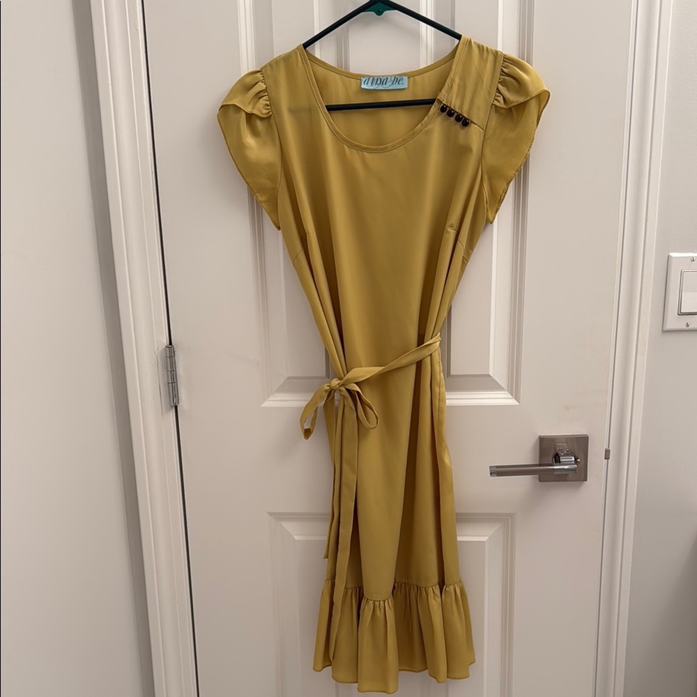 Elegant Yellow Dress with Ruffle Hem